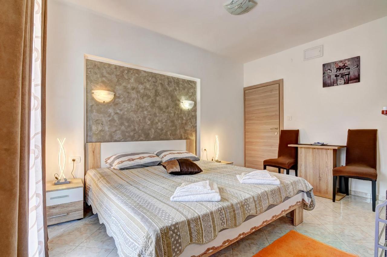 Apartments Kajfes Фажана Екстер'єр фото