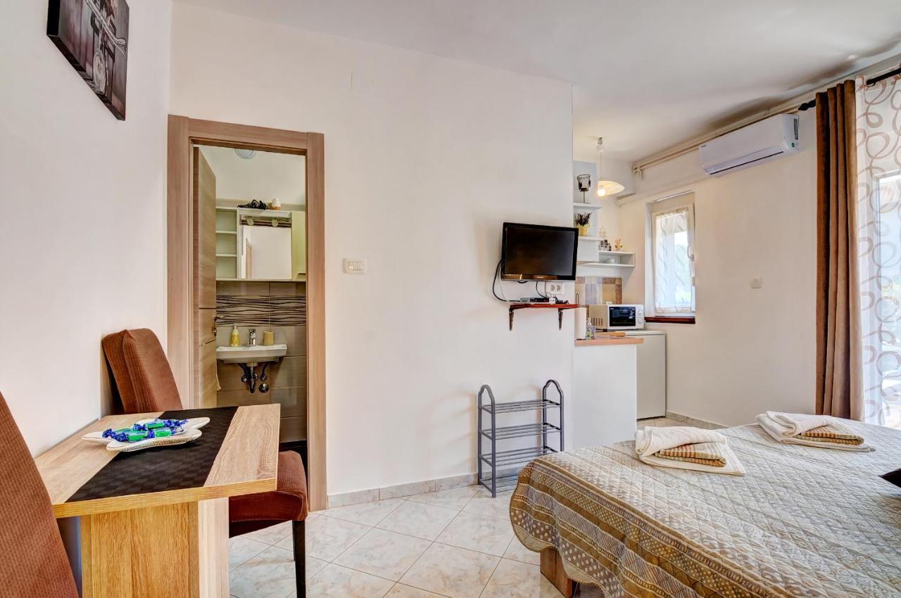 Apartments Kajfes Фажана Екстер'єр фото