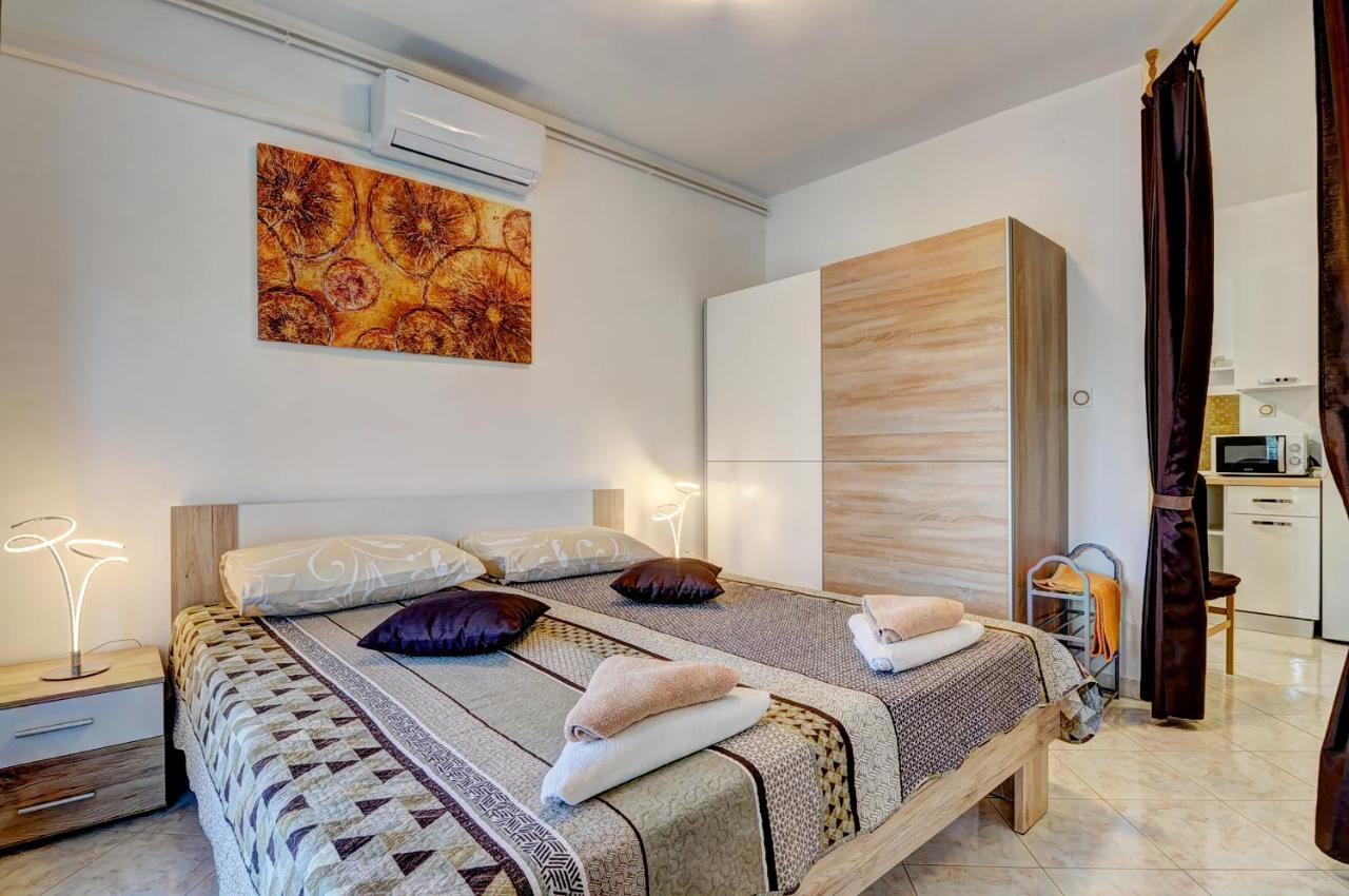 Apartments Kajfes Фажана Екстер'єр фото